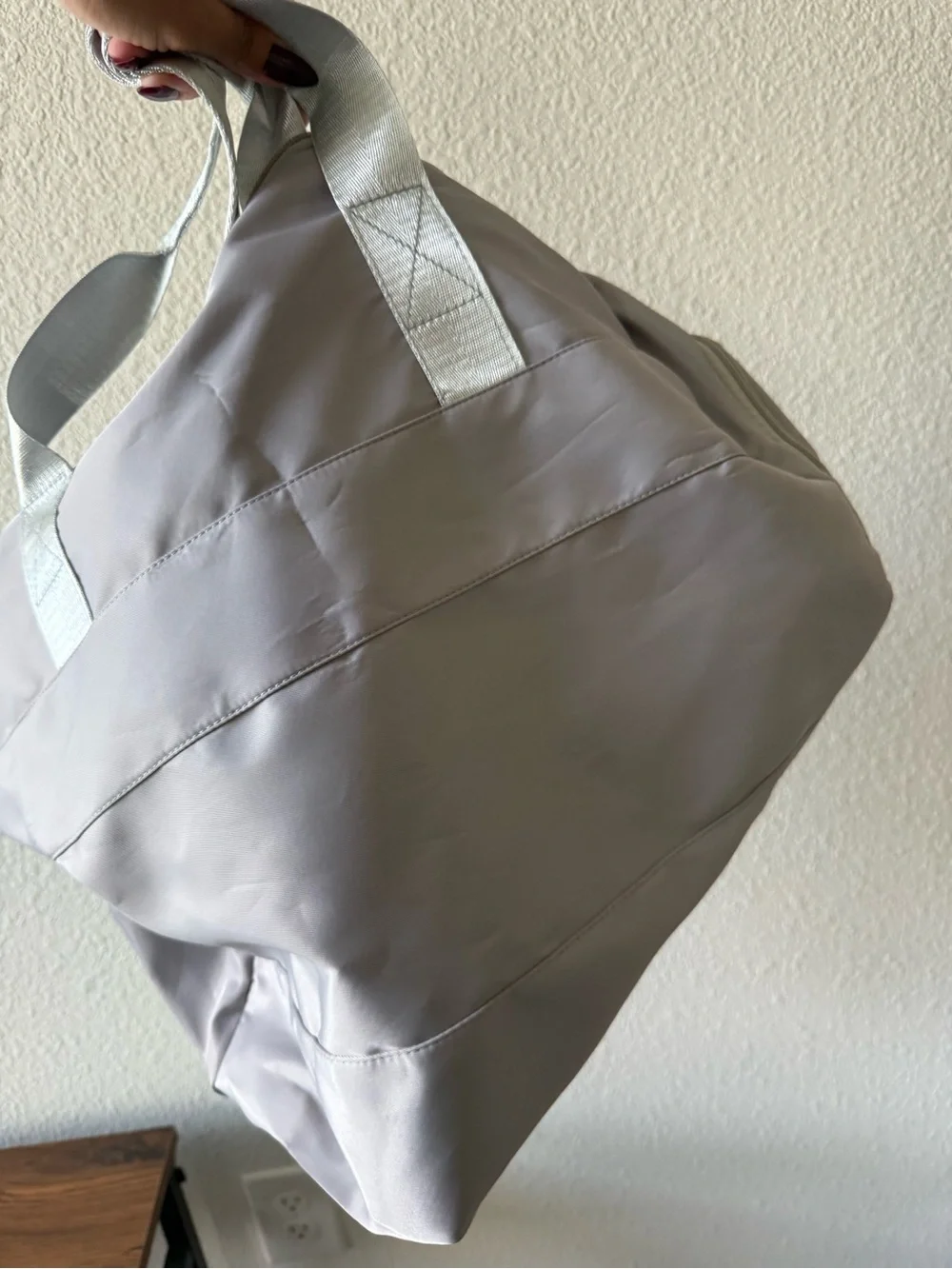 Light Gray Halara Duffle Bag - Versatile Travel & Gym Carry
